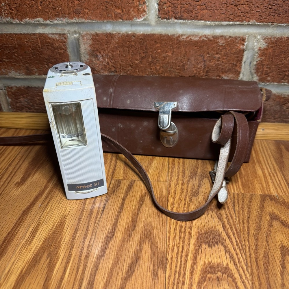 VTG Cornet SL Electronic Flash Unit with Case Untested Parts Only Photo Prop